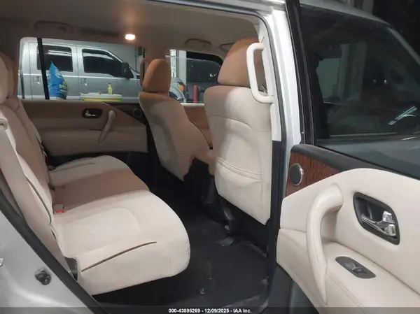 JN8AY2NCXJ9553025 2018 NISSAN ARMADA - Image 8