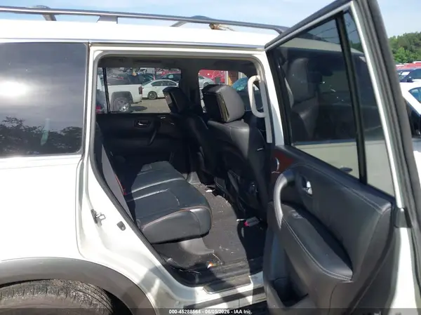 JN8AY2ND2H9000386 2017 NISSAN ARMADA - Image 8