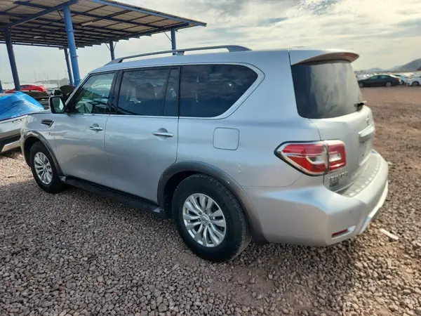 JN8AY2ND5H9002827 2017 NISSAN ARMADA - Image 2