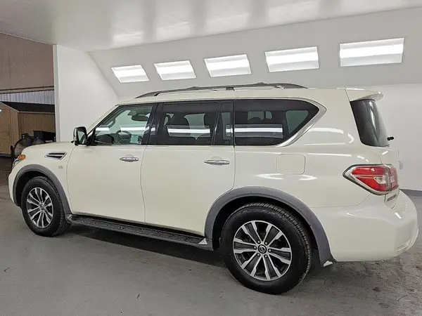 JN8AY2ND7JX002734 2018 NISSAN ARMADA - Image 2