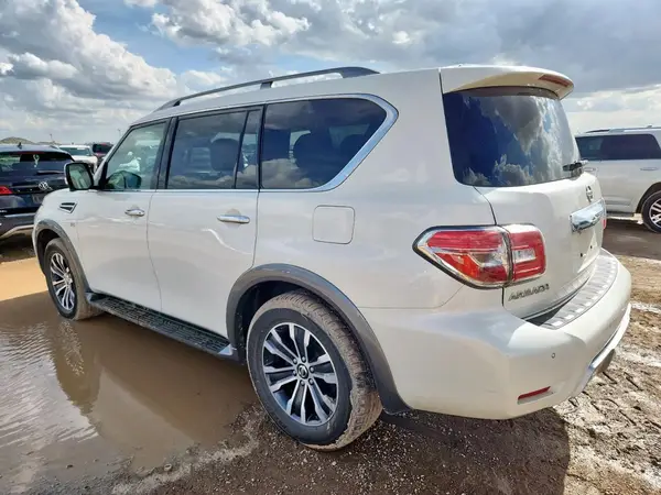 JN8AY2ND9J9059439 2018 NISSAN ARMADA - Image 2