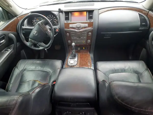 JN8AY2NDXH9000698 2017 NISSAN ARMADA - Image 8