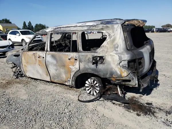 JN8AY2NDXH9005223 2017 NISSAN ARMADA - Image 2