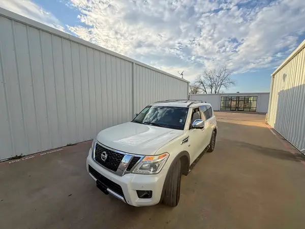JN8AY2NDXH9005786 2017 NISSAN ARMADA - Image 2