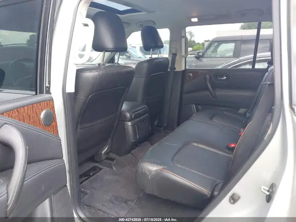 JN8AY2NDXJ9058316 2018 NISSAN ARMADA - Image 8