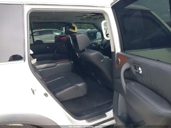 JN8AY2NE1H9705169 2017 NISSAN ARMADA - Image 8