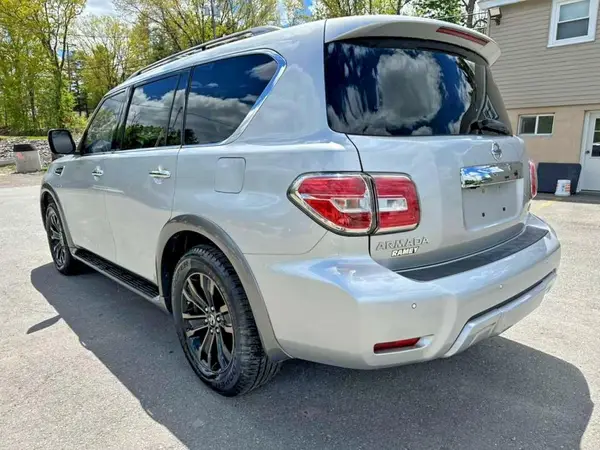 JN8AY2NE1H9705916 2017 NISSAN ARMADA - Image 2