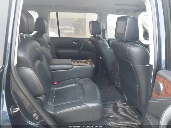JN8AY2NE1J9734158 2018 NISSAN ARMADA - Image 8