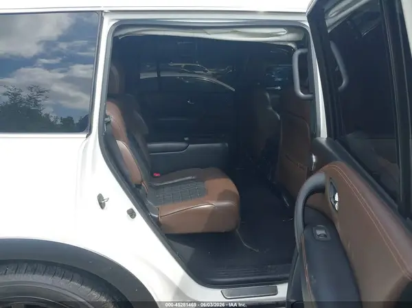 JN8AY2NE2J9735206 2018 NISSAN ARMADA - Image 8