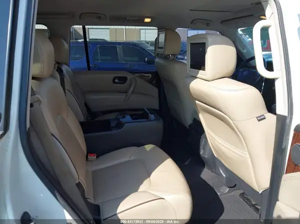 JN8AY2NE2J9735304 2018 NISSAN ARMADA - Image 8