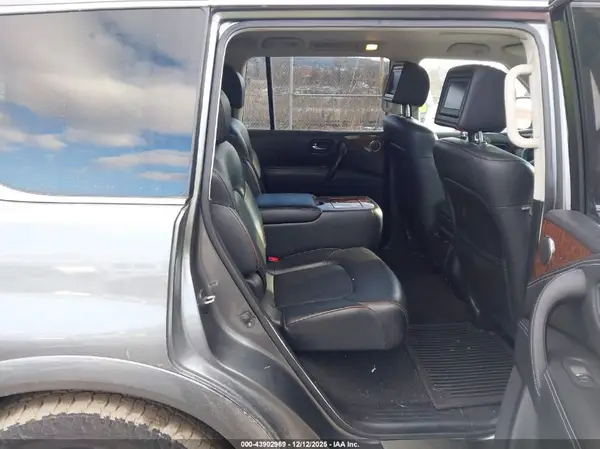 JN8AY2NE3H9700586 2017 NISSAN ARMADA - Image 8