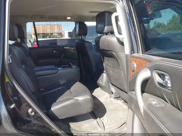 JN8AY2NE4J9732033 2018 NISSAN ARMADA - Image 8