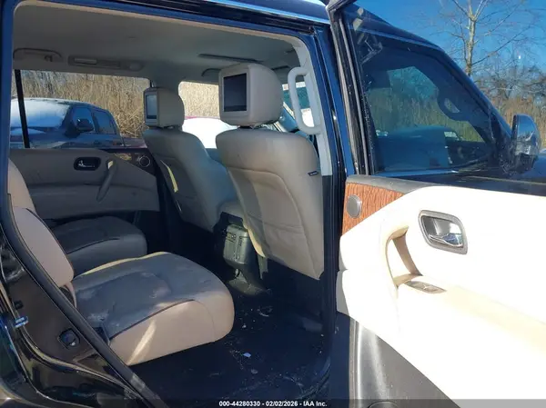JN8AY2NE4K9756768 2019 NISSAN ARMADA - Image 8