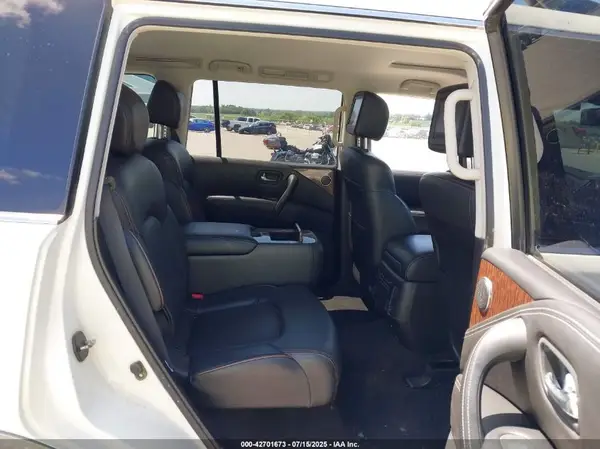 JN8AY2NE5J9730775 2018 NISSAN ARMADA - Image 8