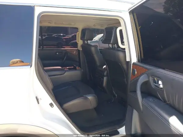 JN8AY2NE7H9704107 2017 NISSAN ARMADA - Image 8