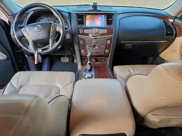 JN8AY2NE9H9700768 2017 NISSAN ARMADA - Image 8