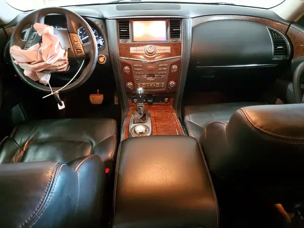 JN8AY2NE9H9700995 2017 NISSAN ARMADA - Image 8