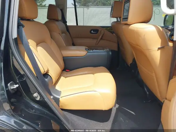 JN8AY2NE9H9701824 2017 NISSAN ARMADA - Image 8