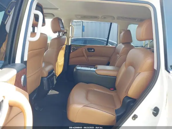 JN8AY2NE9J9731640 2018 NISSAN ARMADA - Image 8