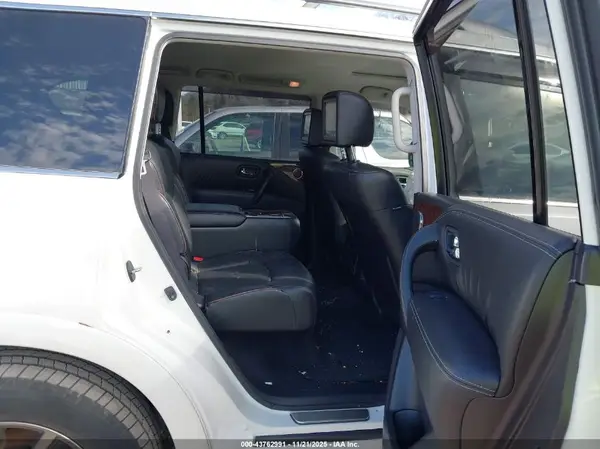 JN8AY2NF1K9352352 2019 NISSAN ARMADA - Image 8
