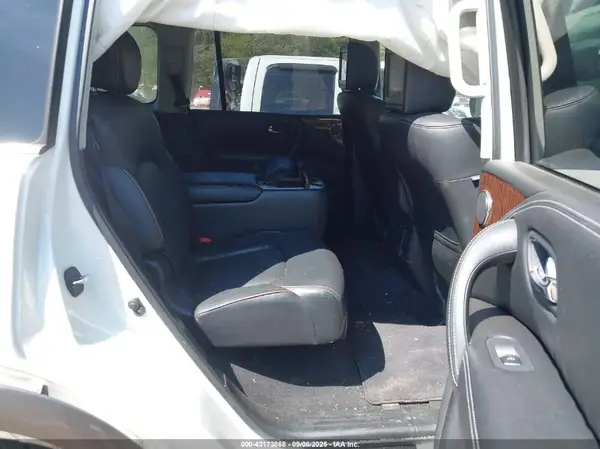 JN8AY2NF7JX300038 2018 NISSAN ARMADA - Image 8