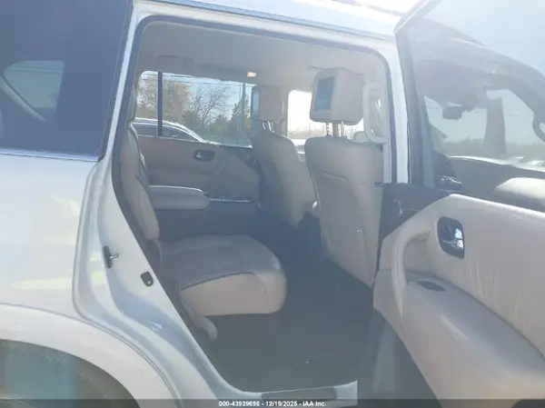 JN8AY2NF8K9350372 2019 NISSAN ARMADA - Image 8