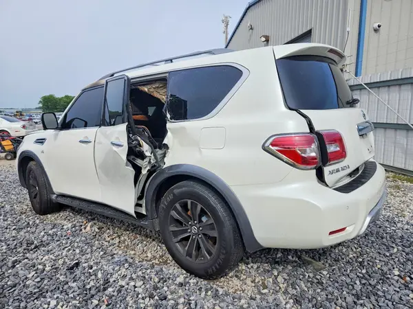 JN8AY2NFXH9303353 2017 NISSAN ARMADA - Image 2