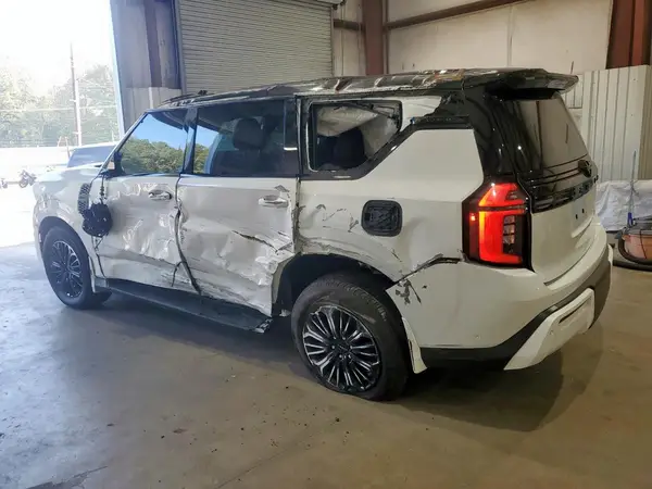 JN8AY3BA5S9001104 2025 NISSAN ARMADA - Image 2