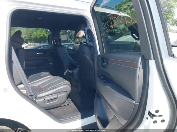 JN8AY3BE2S9401057 2025 NISSAN ARMADA - Image 8
