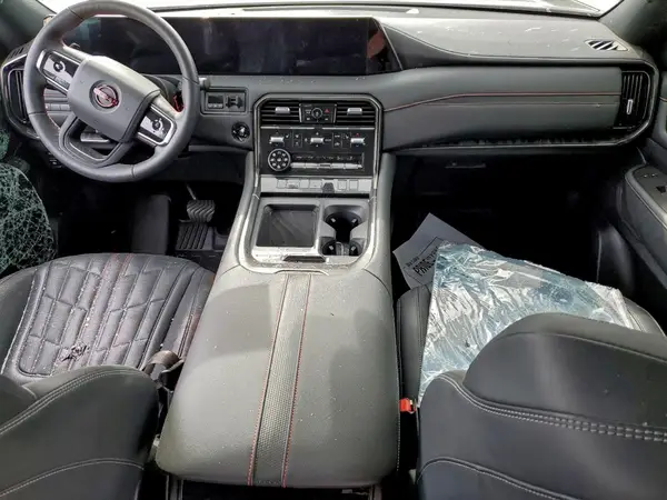 JN8AY3DE0S9400924 2025 NISSAN ARMADA - Image 8