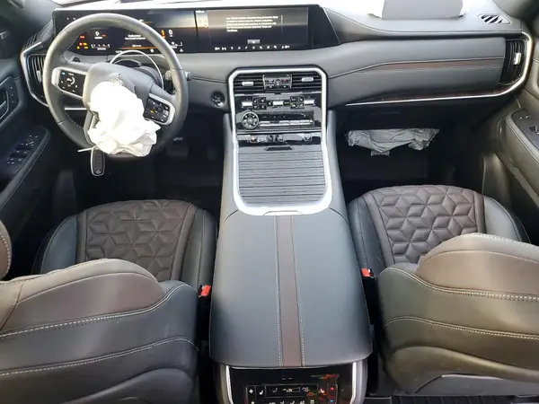 JN8AY3EB2S9101133 2025 NISSAN ARMADA - Image 8