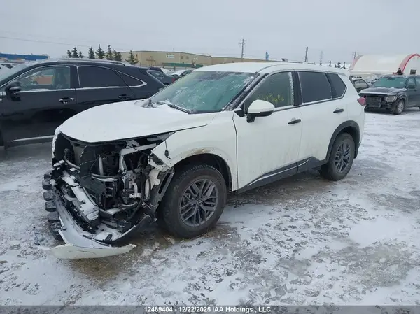 JN8BT3AB0RW438422 2024 NISSAN ROGUE - Image 2