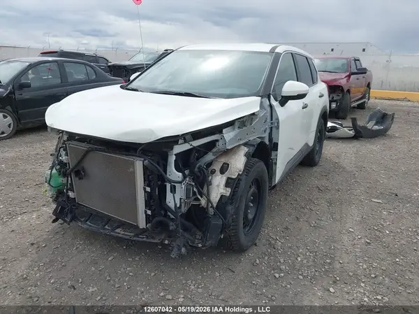 JN8BT3AB1RW442320 2024 NISSAN ROGUE - Image 2