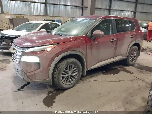JN8BT3AB5RW175098 2024 NISSAN ROGUE - Image 2