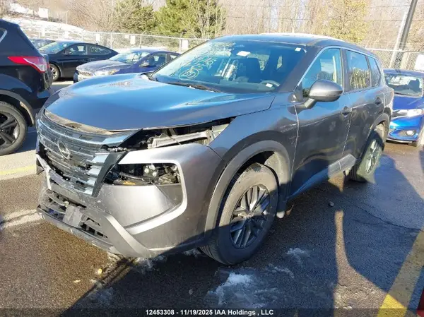 JN8BT3AB9RW441416 2024 NISSAN ROGUE - Image 2