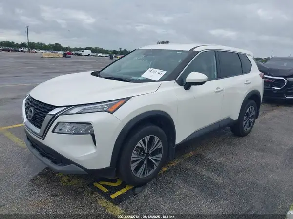 JN8BT3BA0PW005475 2023 NISSAN ROGUE - Image 2