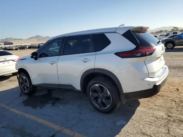 JN8BT3BA0RW000702 2024 NISSAN ROGUE - Image 2