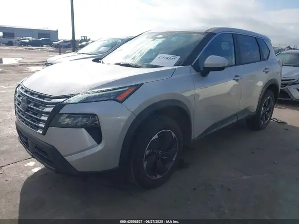 JN8BT3BA0RW350430 2024 NISSAN ROGUE - Image 2