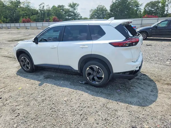 JN8BT3BA0RW357104 2024 NISSAN ROGUE - Image 2