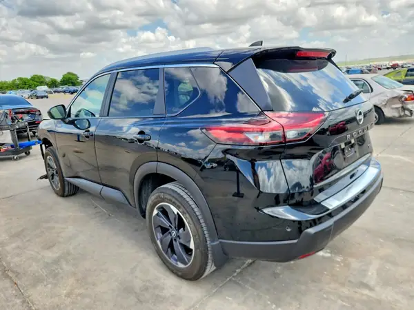 JN8BT3BA0RW359886 2024 NISSAN ROGUE - Image 2
