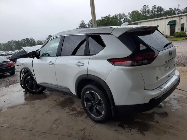 JN8BT3BA1RW355880 2024 NISSAN ROGUE - Image 2