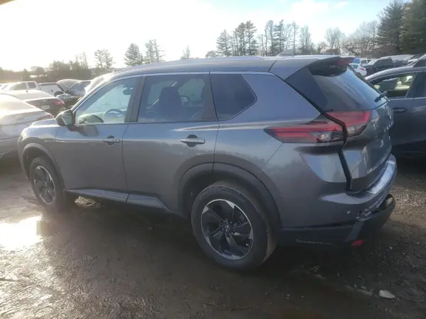 JN8BT3BA2RW001012 2024 NISSAN ROGUE - Image 2