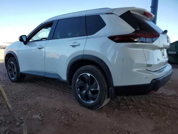 JN8BT3BA2RW357346 2024 NISSAN ROGUE - Image 2