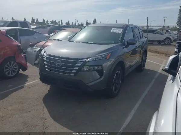 JN8BT3BA3RW005571 2024 NISSAN ROGUE - Image 2