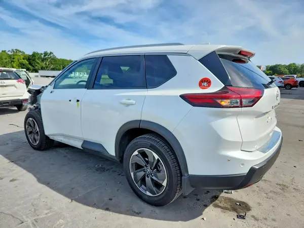 JN8BT3BA3RW351376 2024 NISSAN ROGUE - Image 2