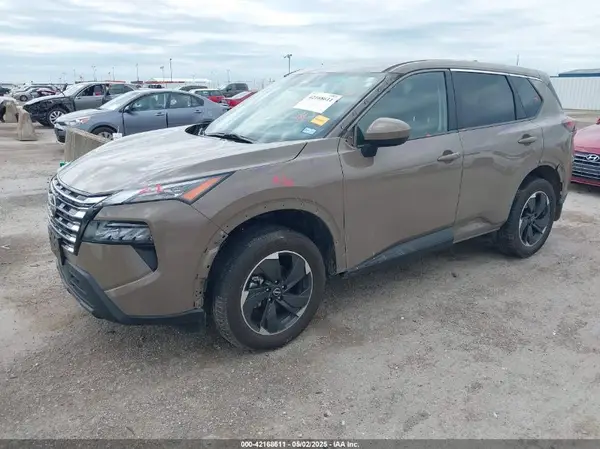 JN8BT3BA3RW355069 2024 NISSAN ROGUE - Image 2