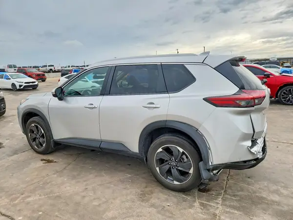 JN8BT3BA3RW357291 2024 NISSAN ROGUE - Image 2