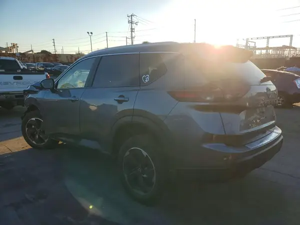 JN8BT3BA3RW357727 2024 NISSAN ROGUE - Image 2