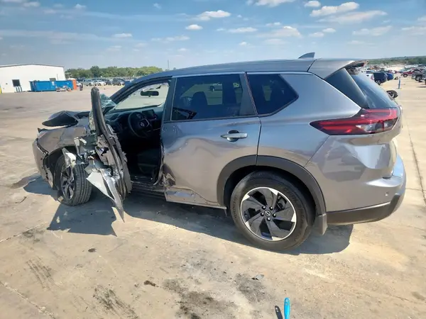 JN8BT3BA4RW357543 2024 NISSAN ROGUE - Image 2