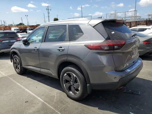JN8BT3BA5RW005071 2024 NISSAN ROGUE - Image 2
